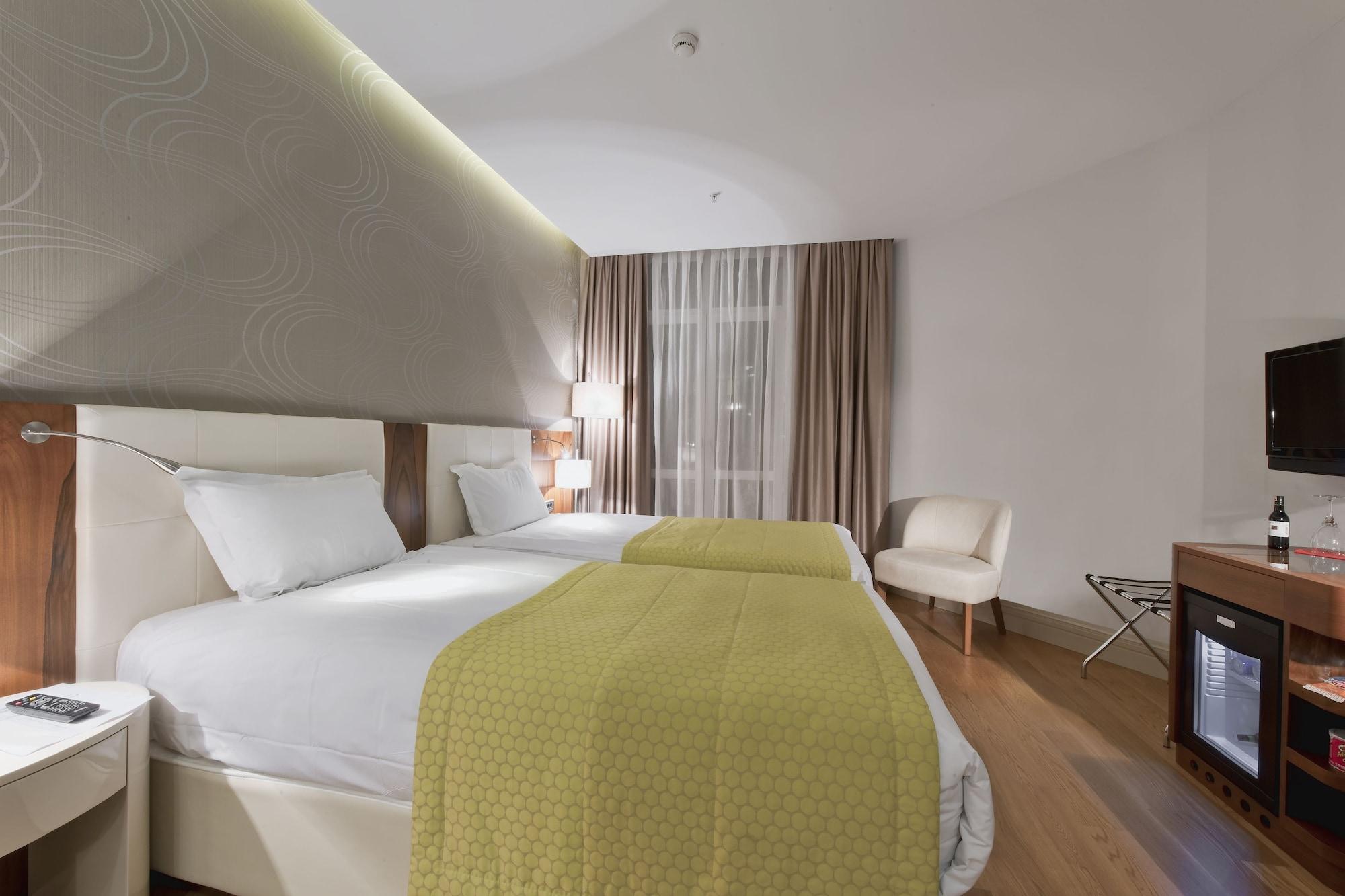 Four Points Flex By Sheraton Istanbul Taksim Square Exteriör bild