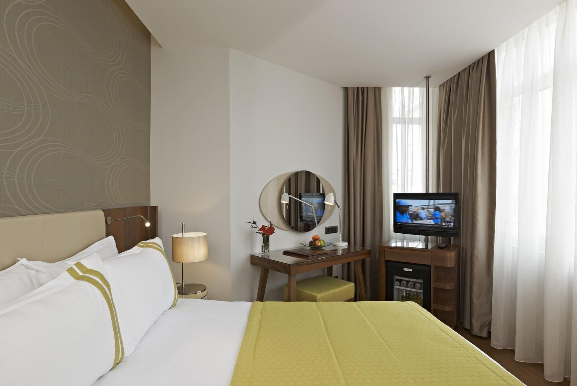 Four Points Flex By Sheraton Istanbul Taksim Square Exteriör bild