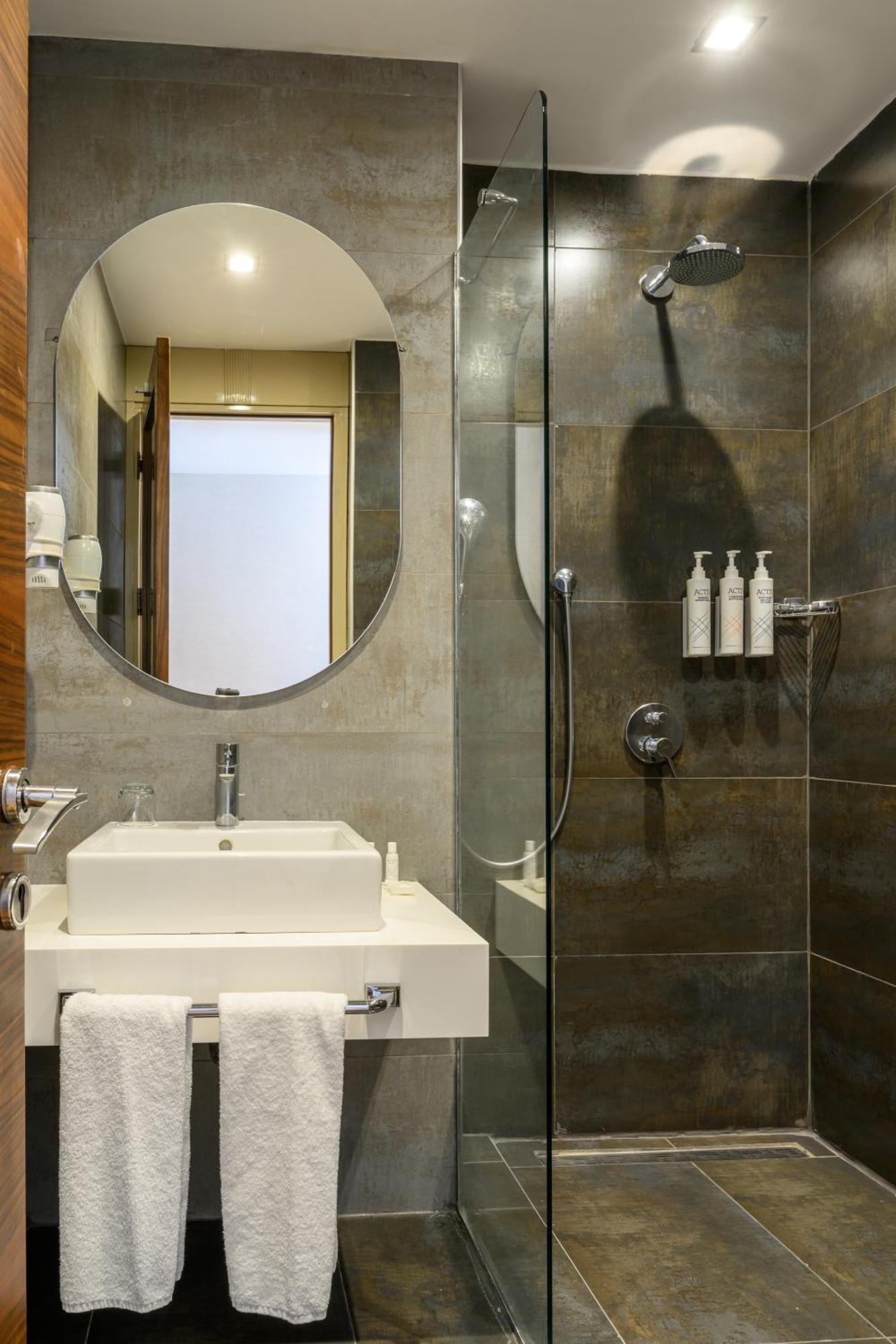 Four Points Flex By Sheraton Istanbul Taksim Square Exteriör bild
