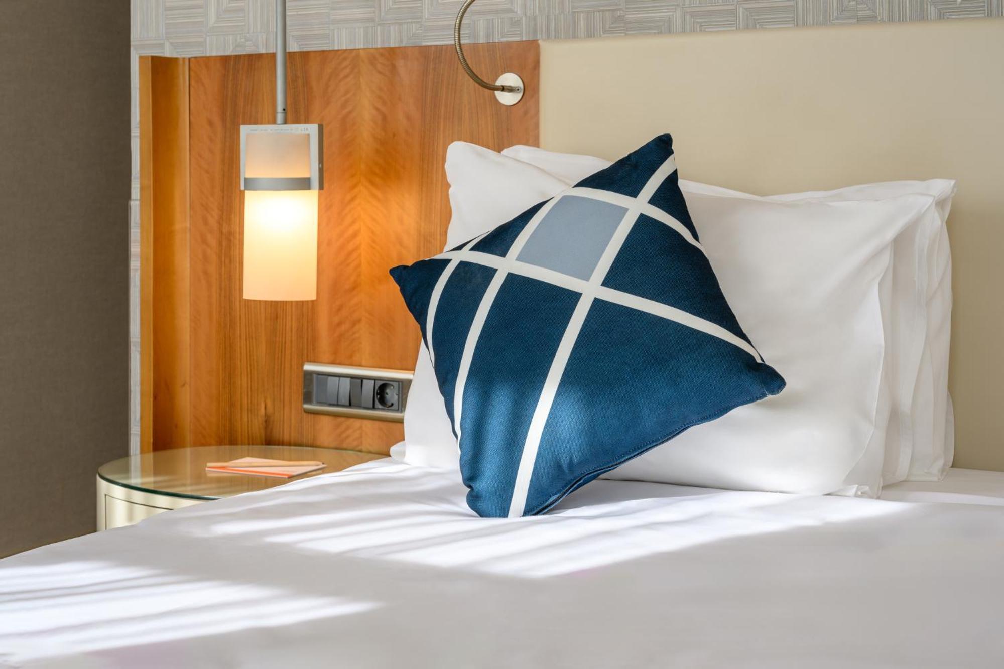 Four Points Flex By Sheraton Istanbul Taksim Square Exteriör bild