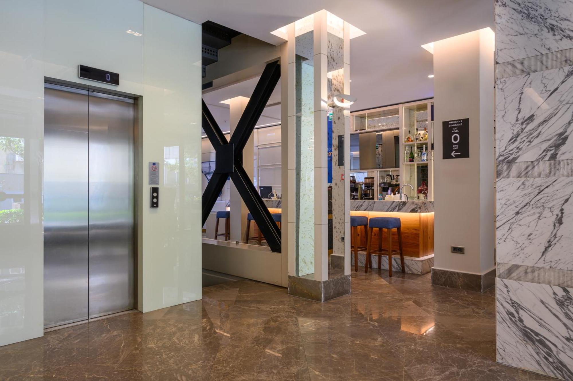 Four Points Flex By Sheraton Istanbul Taksim Square Exteriör bild