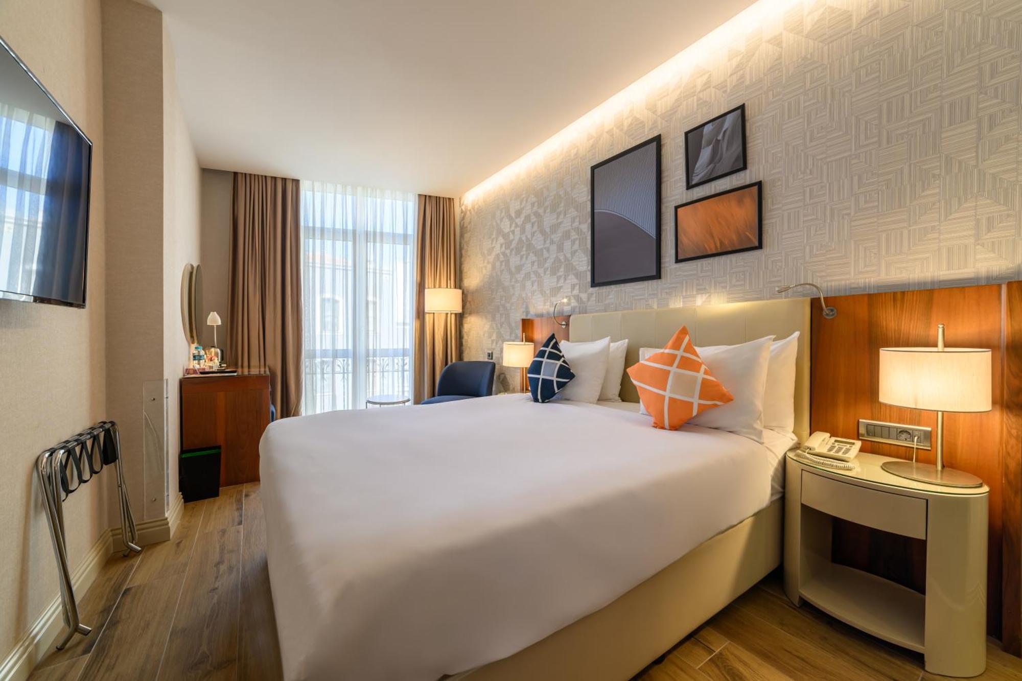 Four Points Flex By Sheraton Istanbul Taksim Square Exteriör bild