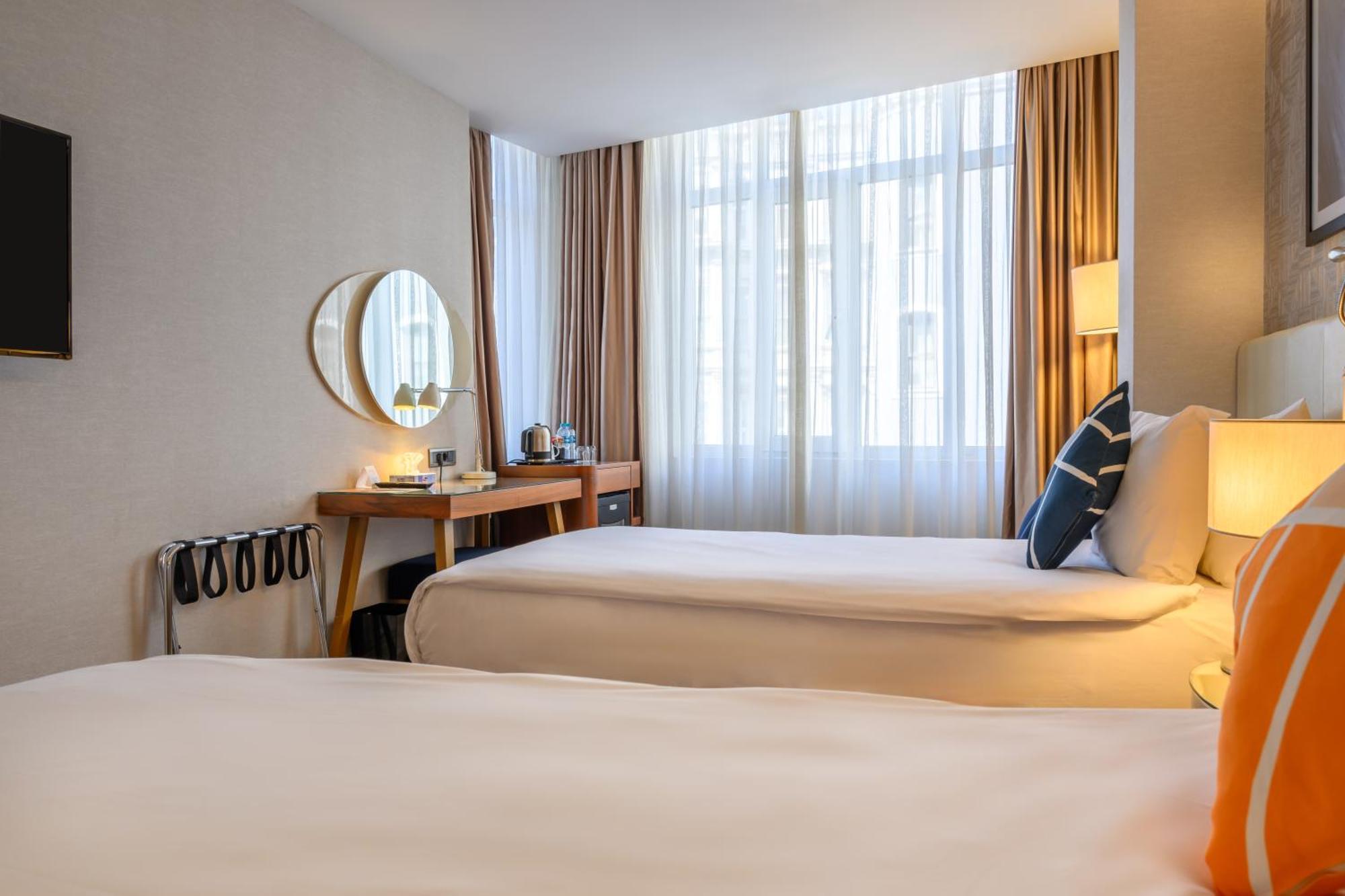 Four Points Flex By Sheraton Istanbul Taksim Square Exteriör bild