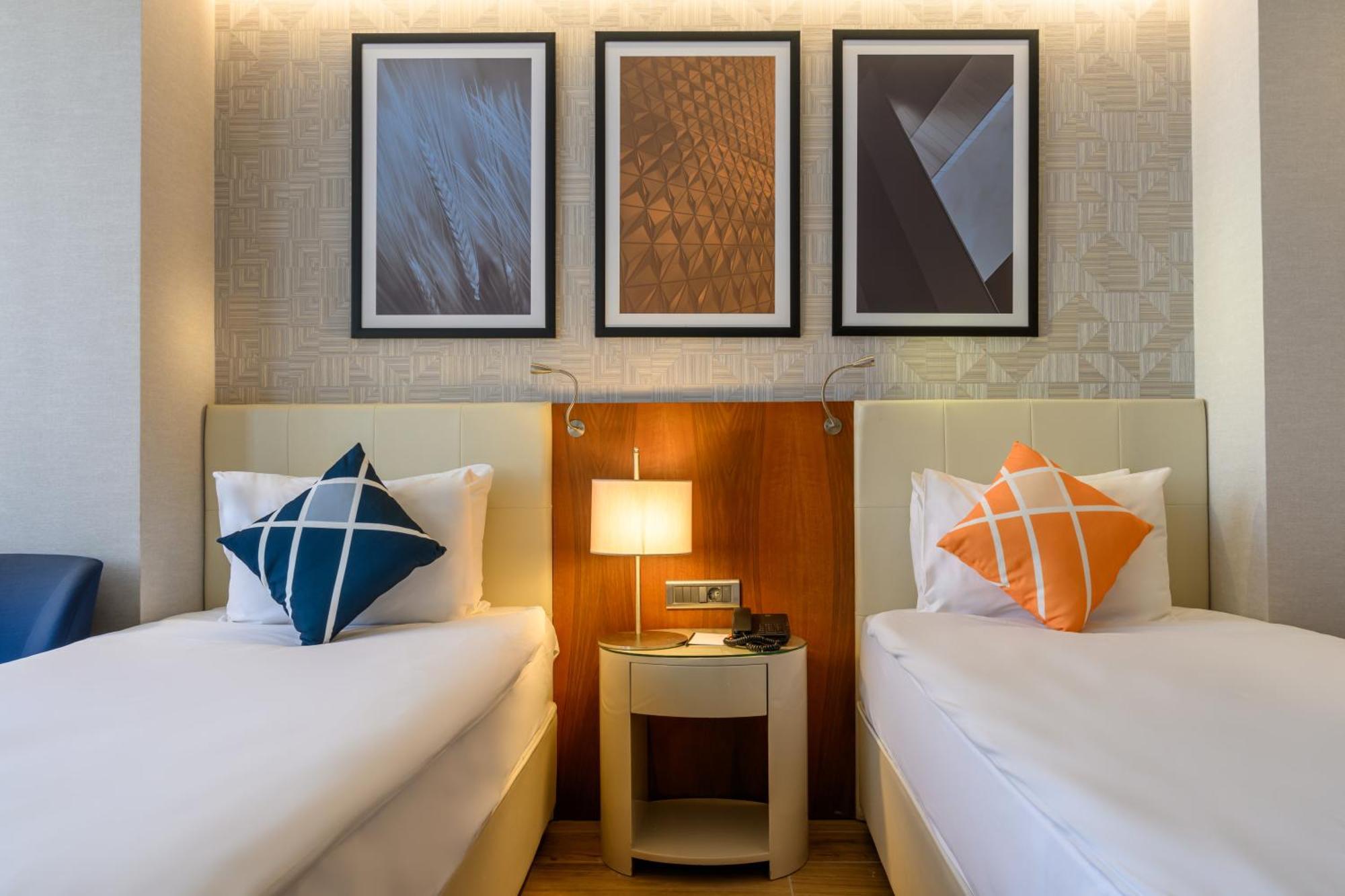 Four Points Flex By Sheraton Istanbul Taksim Square Exteriör bild