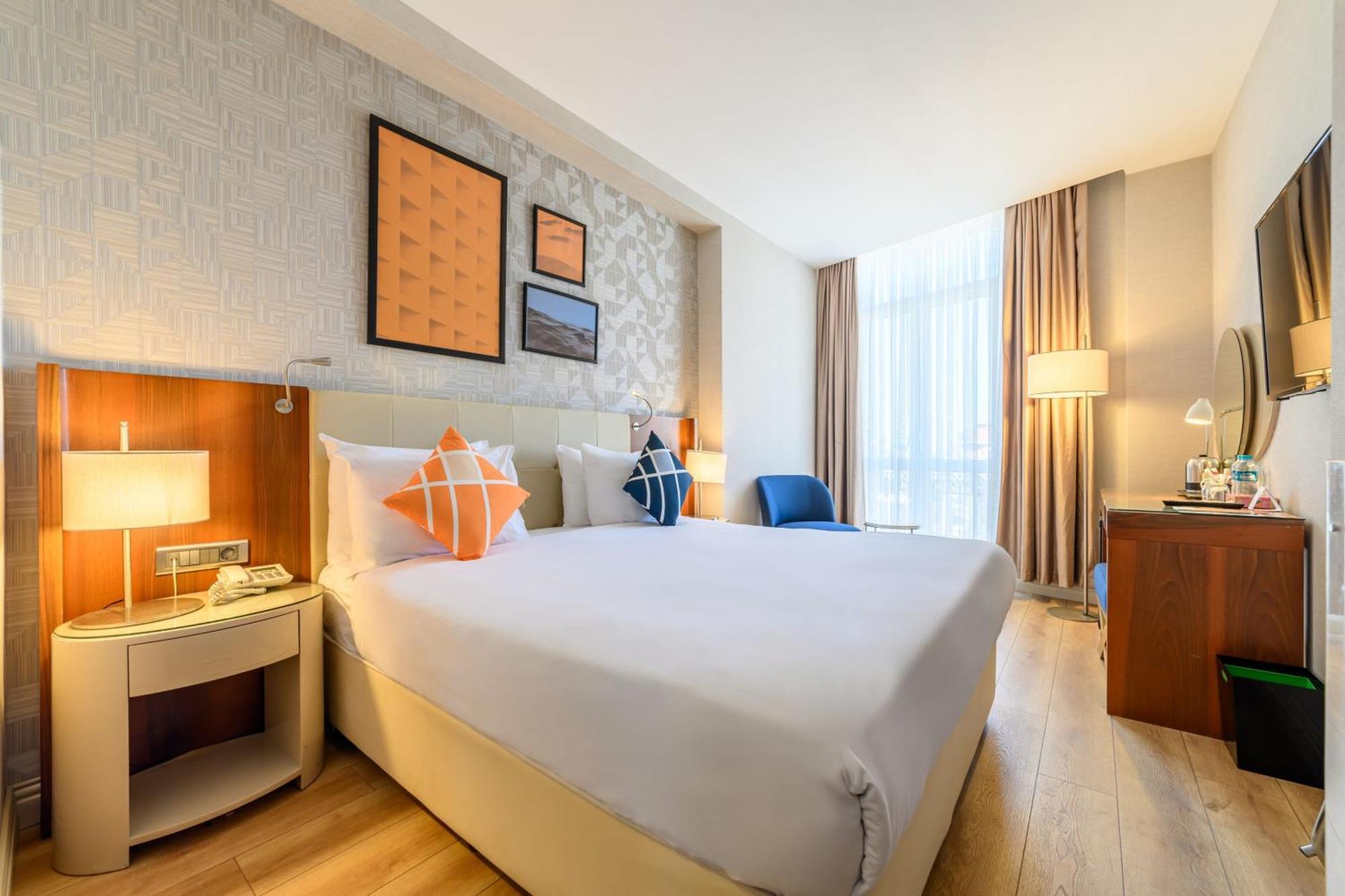 Four Points Flex By Sheraton Istanbul Taksim Square Exteriör bild