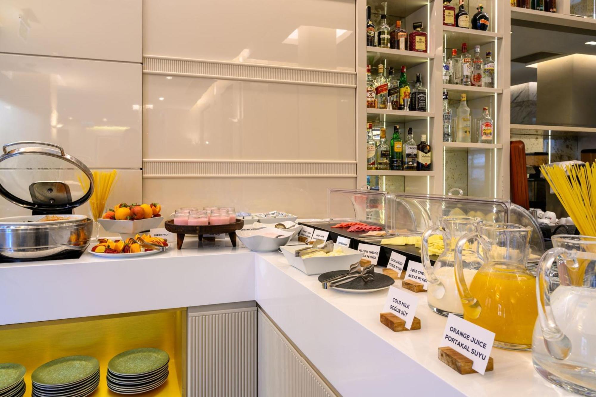 Four Points Flex By Sheraton Istanbul Taksim Square Exteriör bild