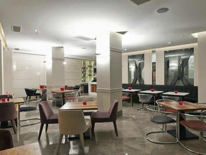 Four Points Flex By Sheraton Istanbul Taksim Square Exteriör bild